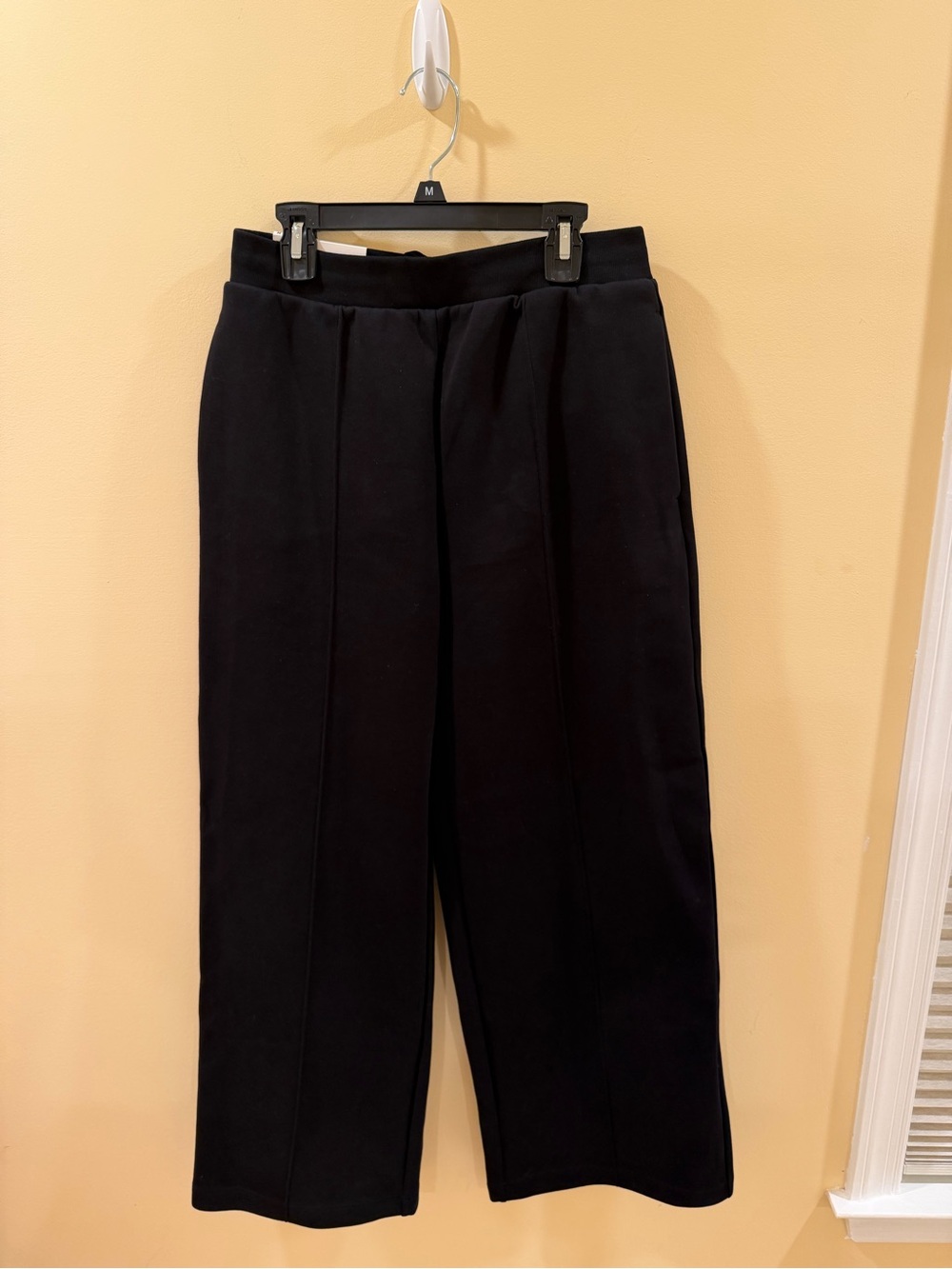 Uniqlo Black Wide Leg Sweatpants
